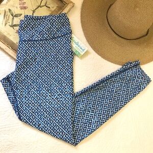 Southwind Apparel Spunkwear Leggings Scales NWT.